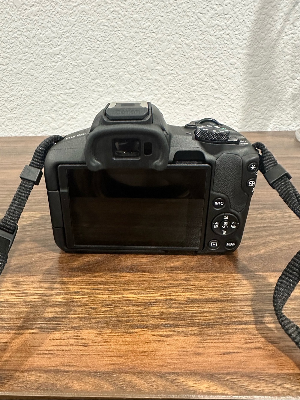 Canon EOS R50 Camera - Picture 4 of 13